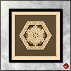 Entdecken Sie die faszinierenden 99 Namen Allahs in einem kunstvollen Meisterwerk. Inspirierende Kunst für Ihr Zuhause. Jetzt entdecken!